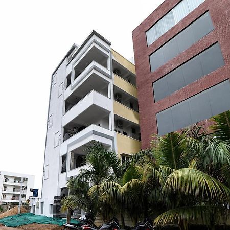 Oyo 16606 Iconic Living Hyderabad Exterior foto