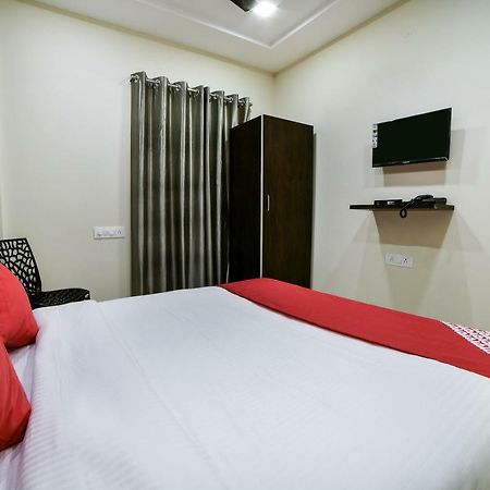 Oyo 16606 Iconic Living Hyderabad Exterior foto