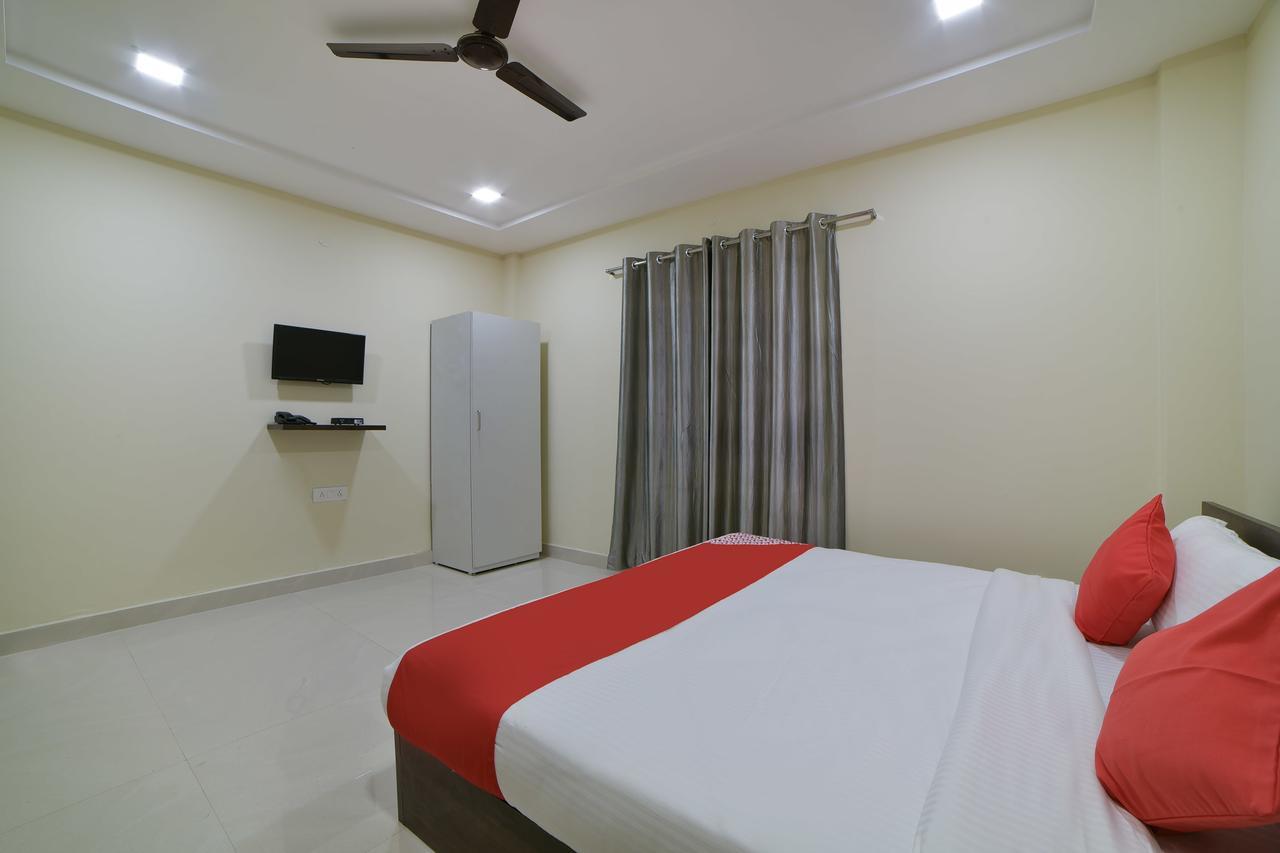 Oyo 16606 Iconic Living Hyderabad Exterior foto